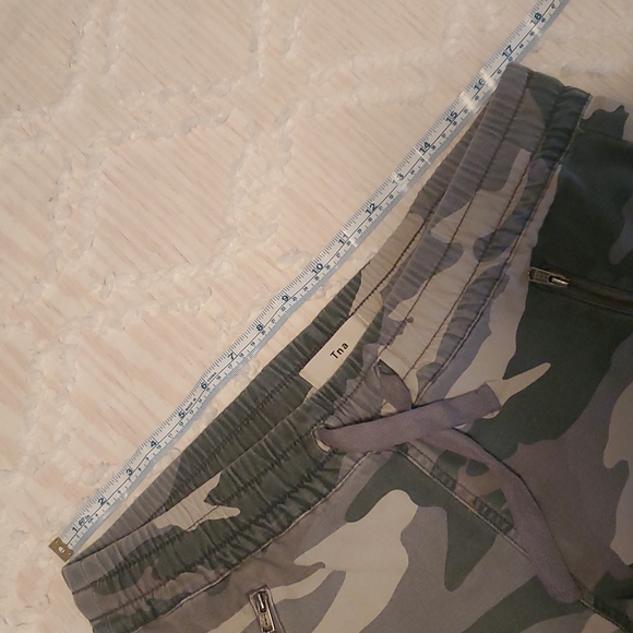 TNA Camo Shorts - Picture 5 of 5